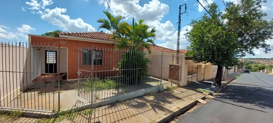Foto 1 de Casa com 2 Quartos à venda, 200m² em Vila Yamada, Araraquara