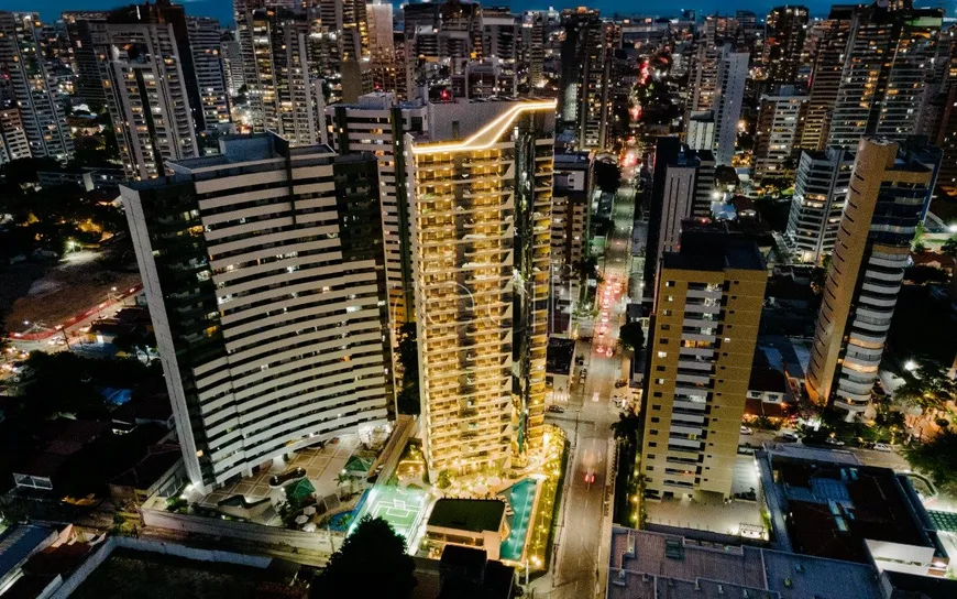 Foto 1 de Apartamento com 4 Quartos à venda, 254m² em Meireles, Fortaleza