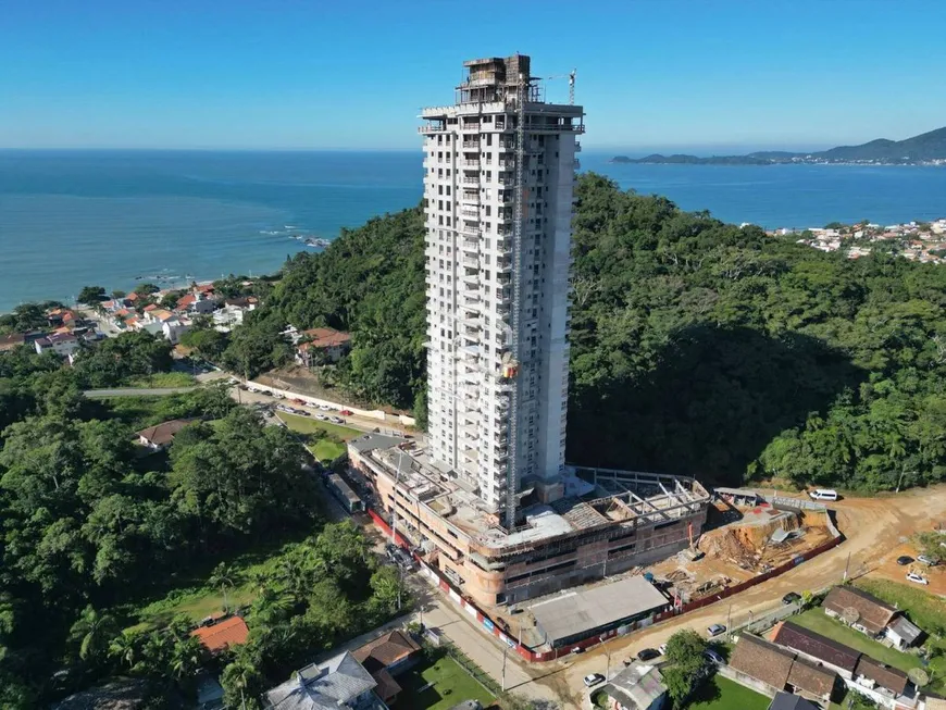 Foto 1 de Apartamento com 3 Quartos à venda, 122m² em Centro, Penha