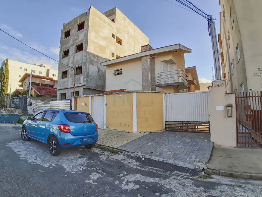 Foto 1 de Casa com 3 Quartos para alugar, 400m² em Jardim Das Azaléias, Poços de Caldas