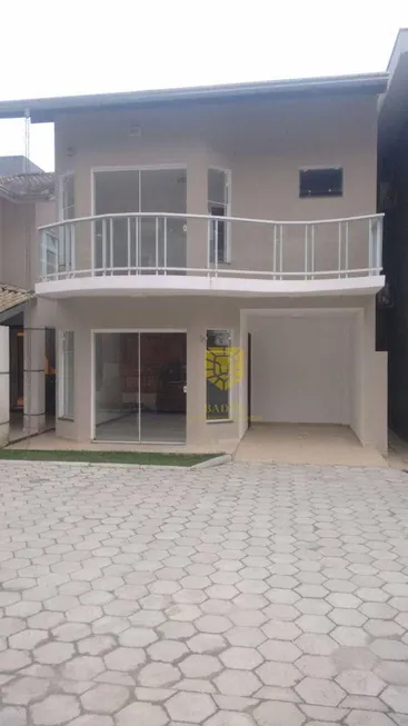 Foto 1 de Casa de Condomínio com 2 Quartos à venda, 105m² em Canhanduba, Camboriú