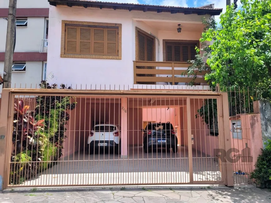 Foto 1 de Casa com 4 Quartos à venda, 221m² em Partenon, Porto Alegre