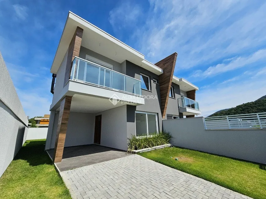 Foto 1 de Casa com 3 Quartos à venda, 171m² em Rio Tavares, Florianópolis