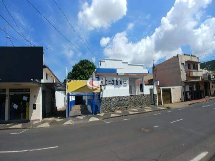 Foto 1 de Casa com 4 Quartos à venda, 304m² em Centro, Uberlândia