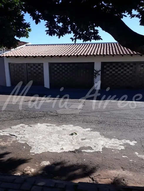 Foto 1 de Casa com 2 Quartos à venda, 200m² em Jardim Ricetti, São Carlos