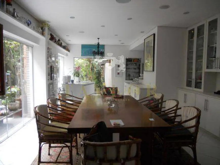 Foto 1 de Casa com 4 Quartos à venda, 300m² em Jardim Luzitânia, São Paulo