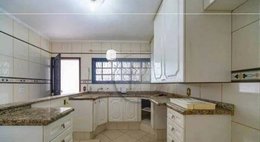 Foto 1 de Sobrado com 4 Quartos para venda ou aluguel, 252m² em Vila Alto de Santo Andre, Santo André