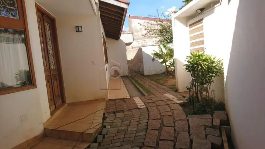 Foto 1 de Sobrado com 5 Quartos à venda, 424m² em Jardim Quintas das Videiras, Jundiaí