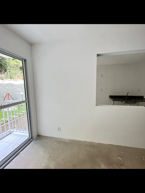 Foto 1 de Apartamento com 2 Quartos à venda, 57m² em Nogueira, Petrópolis