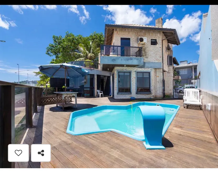 Foto 1 de Casa com 5 Quartos para alugar, 200m² em Praia de Bombas, Bombinhas