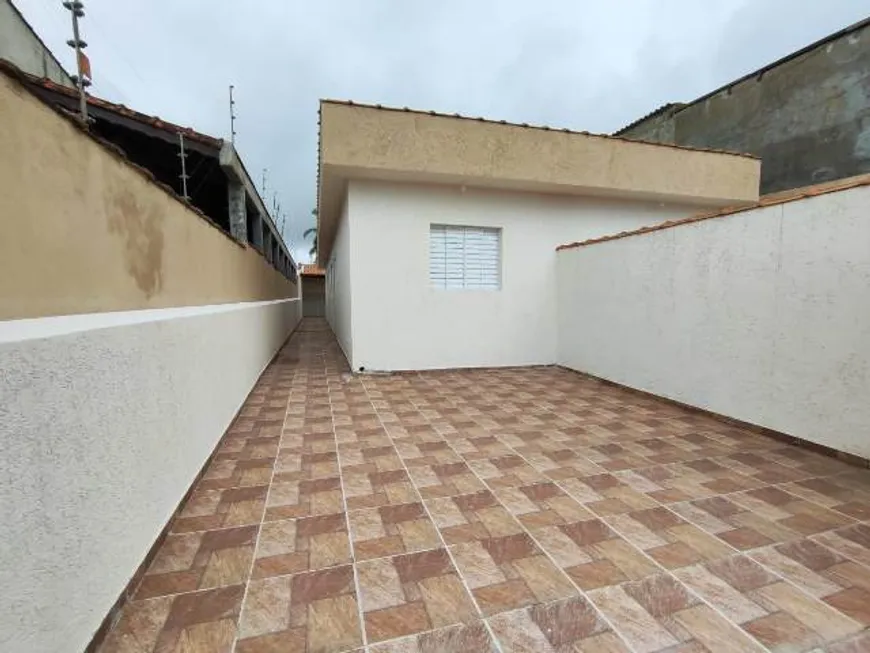 Foto 1 de Casa com 2 Quartos à venda, 61m² em Jardim Guacira, Itanhaém