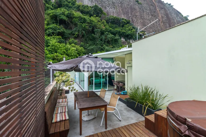 Foto 1 de Cobertura com 3 Quartos à venda, 155m² em Lagoa, Rio de Janeiro