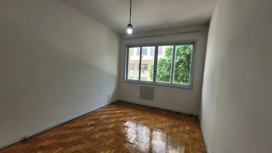 Foto 1 de Kitnet com 1 Quarto para alugar, 30m² em Centro, Rio de Janeiro