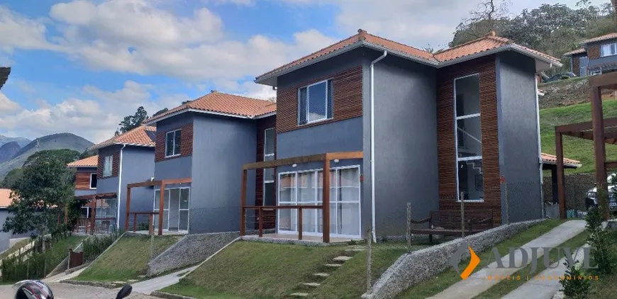 Foto 1 de Casa de Condomínio com 3 Quartos à venda, 204m² em Bonsucesso, Petrópolis