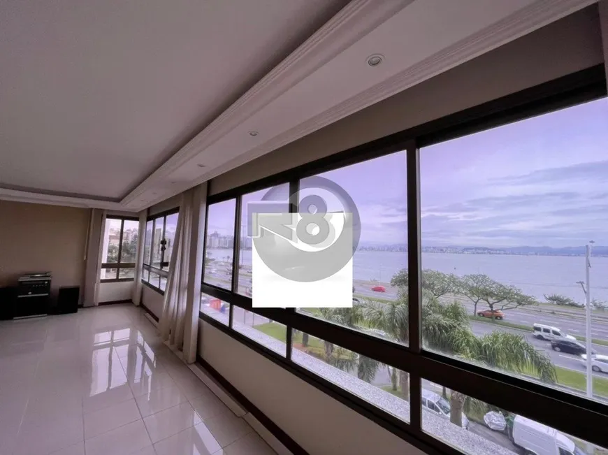 Foto 1 de Apartamento com 4 Quartos à venda, 225m² em Beira Mar, Florianópolis