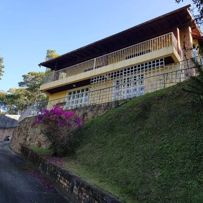 Foto 1 de Casa de Condomínio com 4 Quartos à venda, 365m² em Alpes da Cantareira, Mairiporã