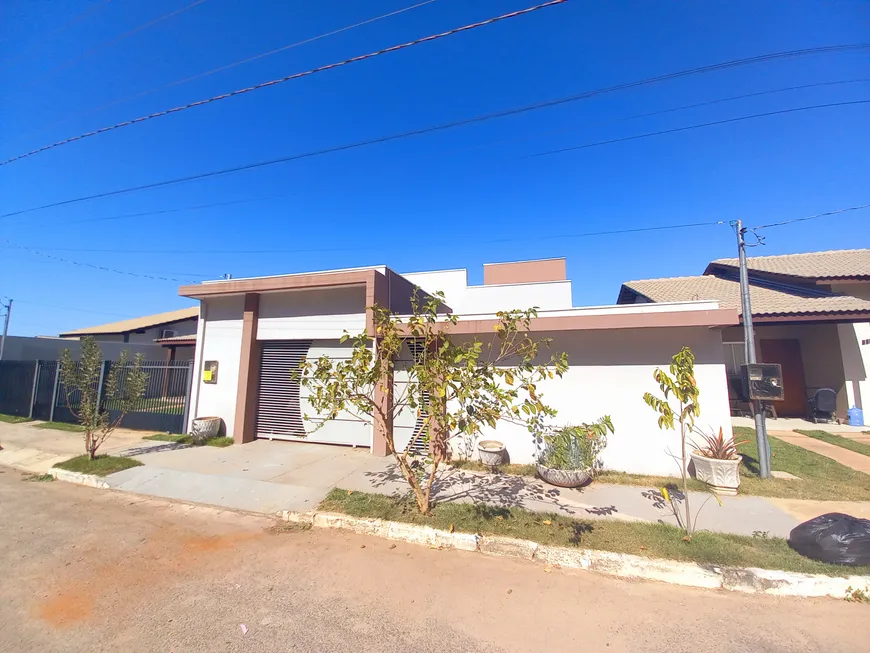 Foto 1 de Casa de Condomínio com 3 Quartos à venda, 200m² em Distrito Industrial, Cuiabá