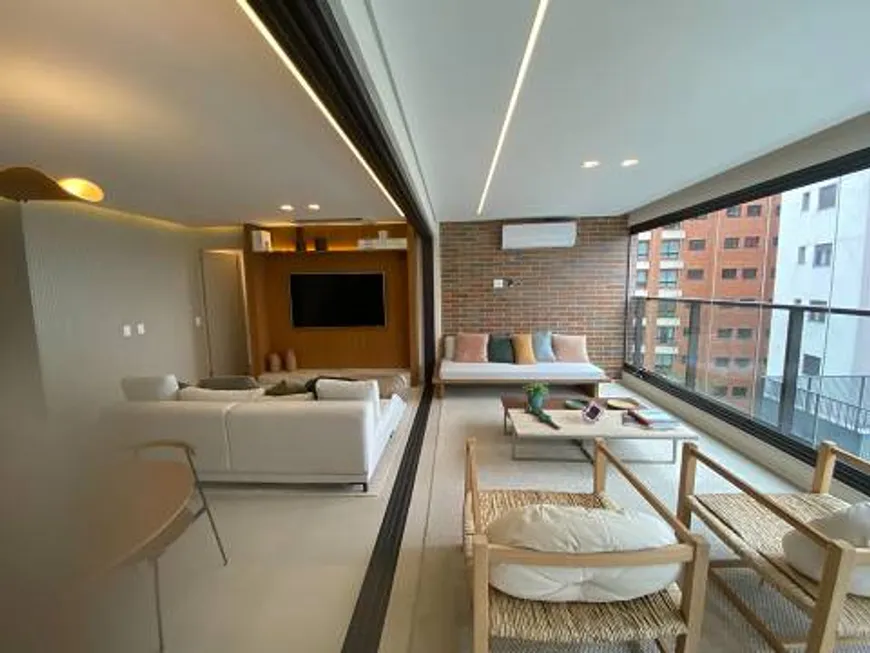 Foto 1 de Apartamento com 3 Quartos à venda, 145m² em Vila Mariana, São Paulo