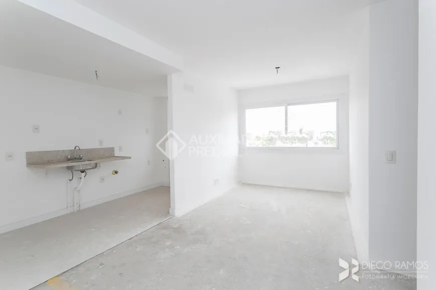 Foto 1 de Apartamento com 2 Quartos à venda, 61m² em Jardim Lindóia, Porto Alegre