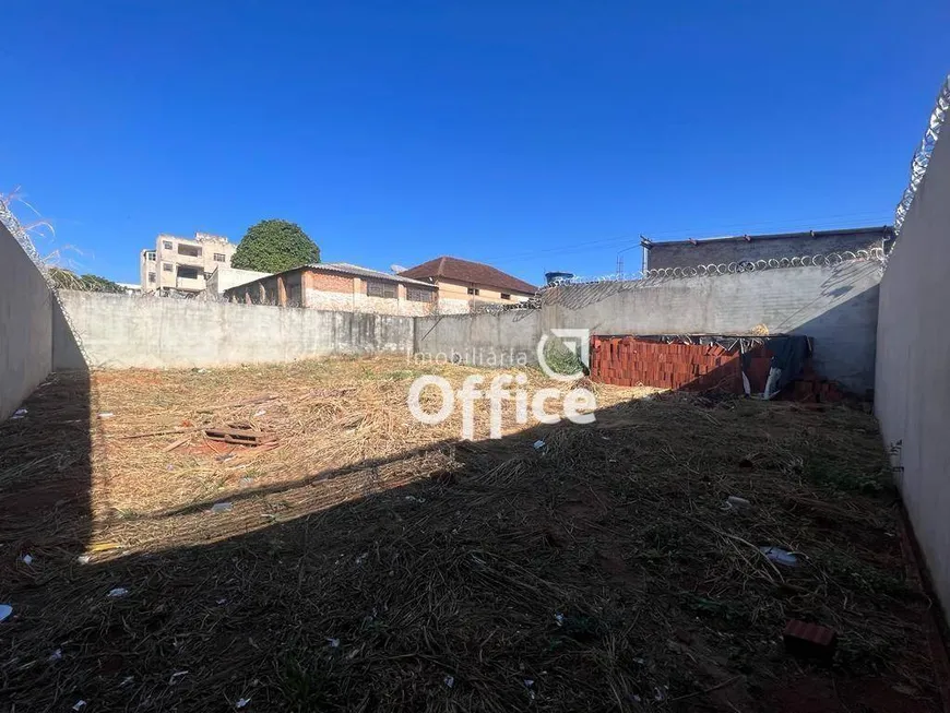 Foto 1 de Lote/Terreno à venda, 300m² em Setor Central, Anápolis