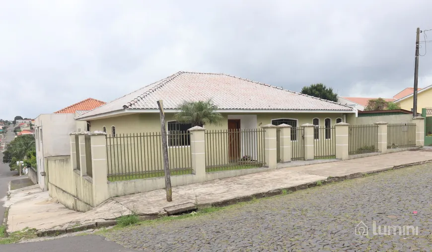 Foto 1 de Casa com 4 Quartos à venda, 218m² em Nova Rússia, Ponta Grossa