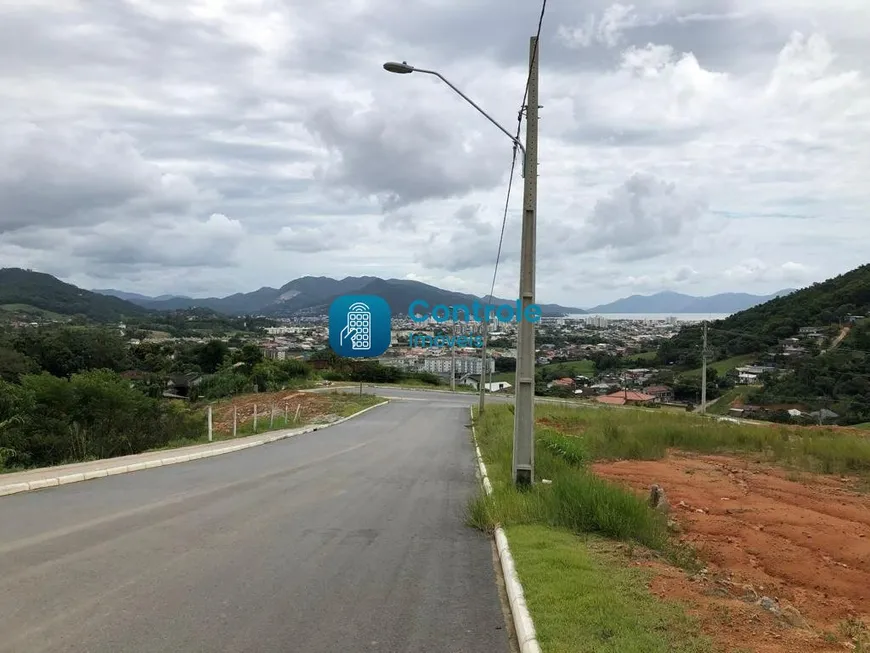 Foto 1 de Lote/Terreno à venda, 320m² em Fundos, Biguaçu