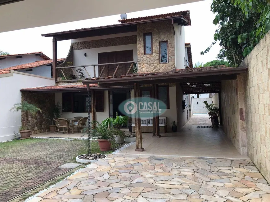 Foto 1 de Casa com 4 Quartos à venda, 280m² em Camboinhas, Niterói