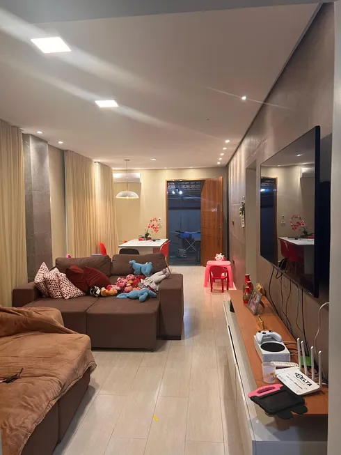 Foto 1 de Casa com 2 Quartos à venda, 180m² em Setor Estrela Dalva, Goiânia