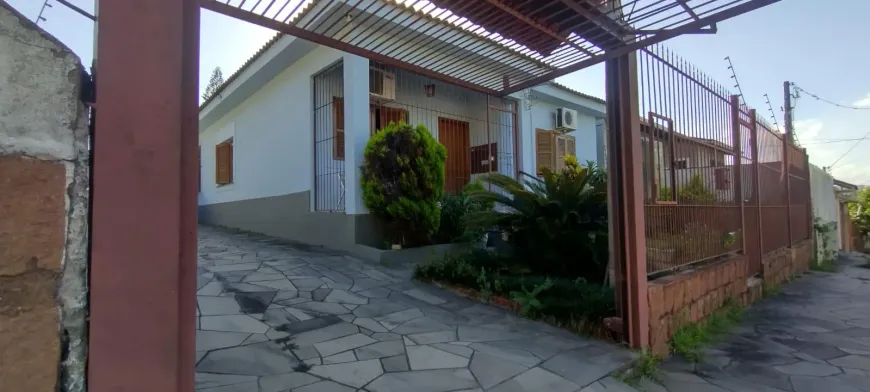 Foto 1 de Casa com 3 Quartos à venda, 350m² em Nonoai, Porto Alegre