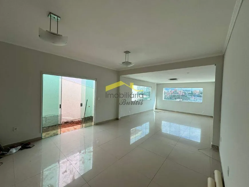 Foto 1 de Casa com 4 Quartos à venda, 228m² em Havaí, Belo Horizonte