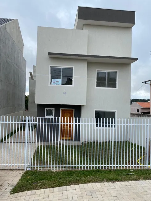 Foto 1 de Sobrado com 3 Quartos à venda, 130m² em Uberaba, Curitiba