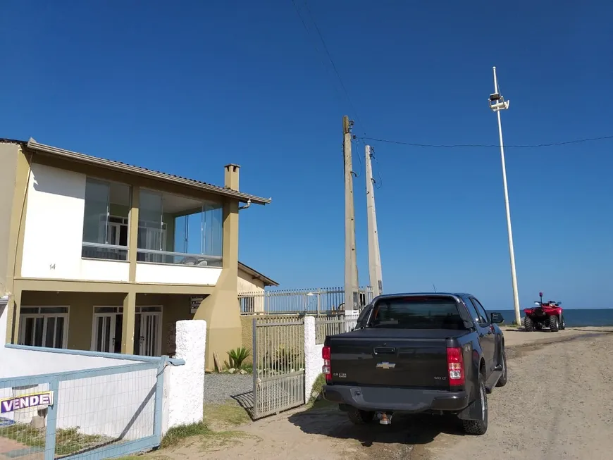 Foto 1 de Sobrado com 3 Quartos à venda, 138m² em Centro, Balneário Barra do Sul