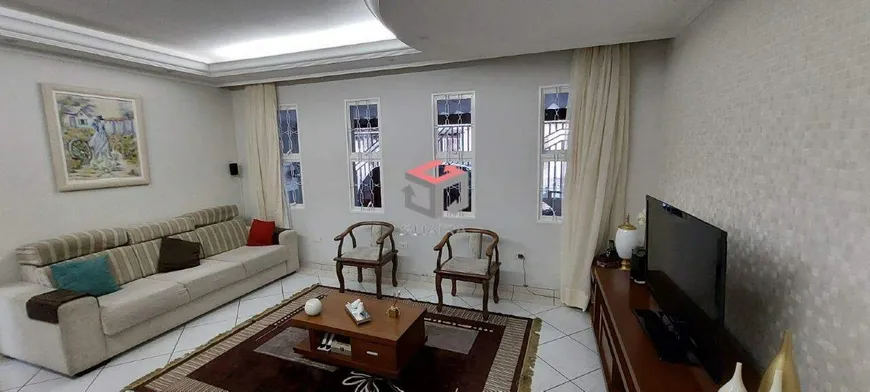 Foto 1 de Casa com 3 Quartos à venda, 217m² em Jardim Ocara, Santo André