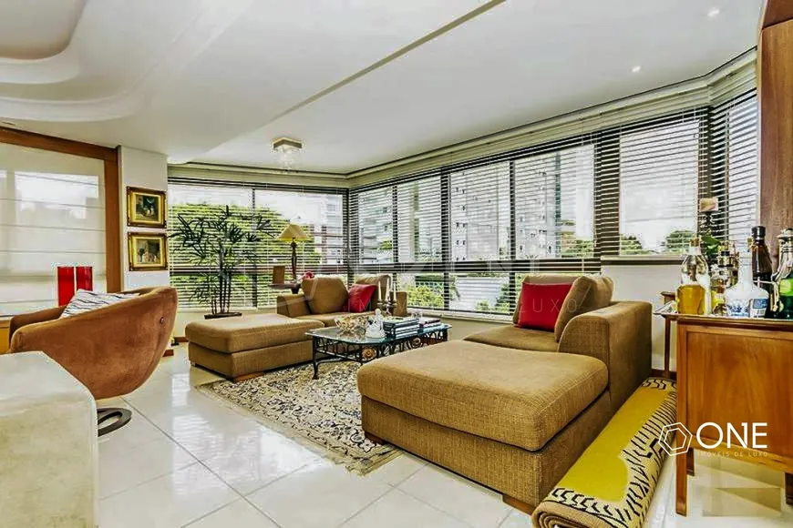 Foto 1 de Apartamento com 3 Quartos para alugar, 213m² em Mont' Serrat, Porto Alegre