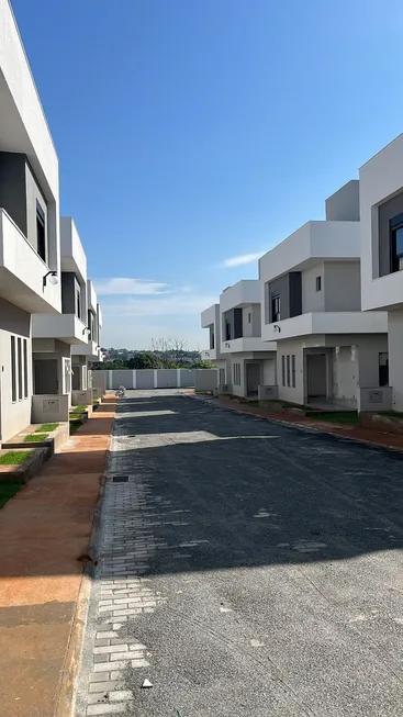 Foto 1 de Sobrado com 3 Quartos à venda, 132m² em Jardim Imperial, Aparecida de Goiânia