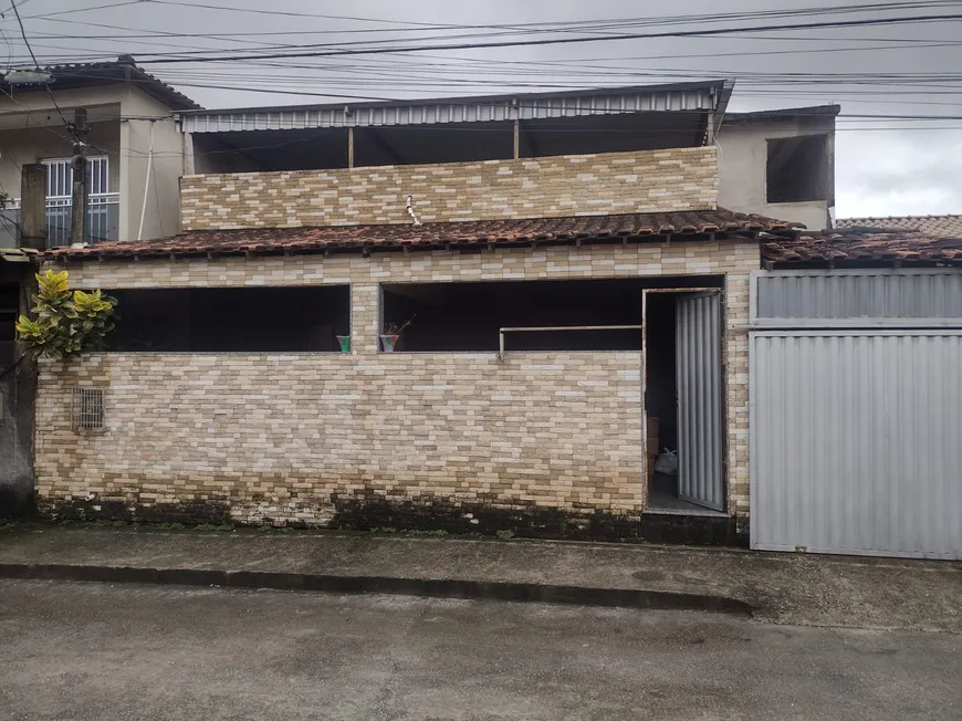 Foto 1 de Casa de Condomínio com 3 Quartos à venda, 240m² em Jóquei Clube, São Gonçalo