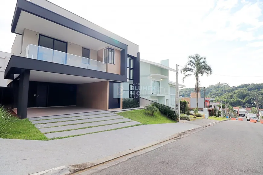 Foto 1 de Casa com 4 Quartos à venda, 323m² em Itoupava Central, Blumenau