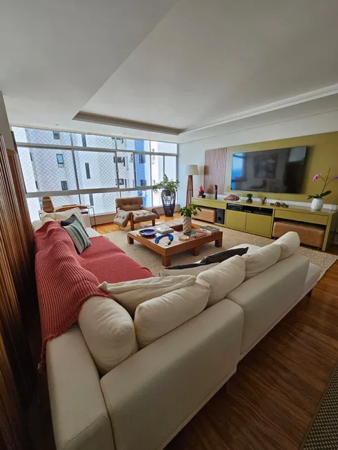 Foto 1 de Apartamento com 4 Quartos à venda, 270m² em Vitória, Salvador