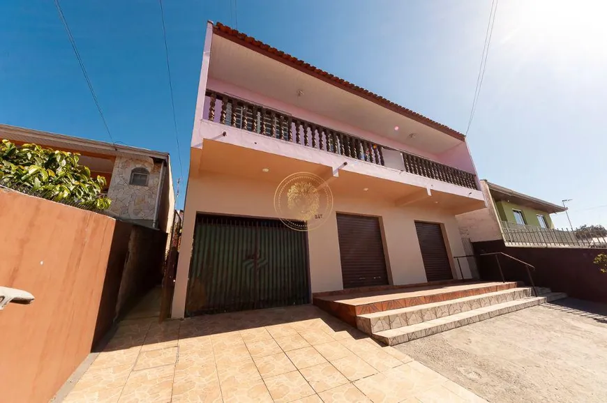 Foto 1 de Casa com 3 Quartos à venda, 190m² em Vila Gilcy, Campo Largo