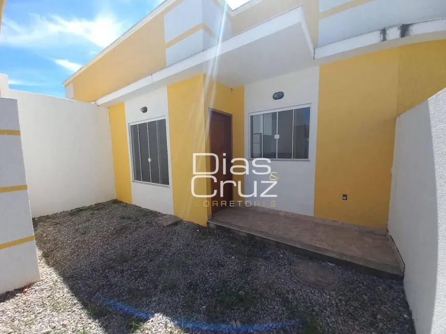 Foto 1 de Casa com 2 Quartos à venda, 60m² em Mariléa Chácara, Rio das Ostras