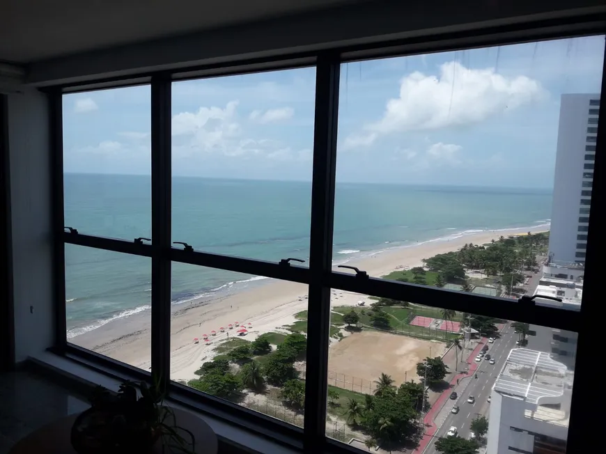 Foto 1 de Apartamento com 4 Quartos à venda, 200m² em Boa Viagem, Recife