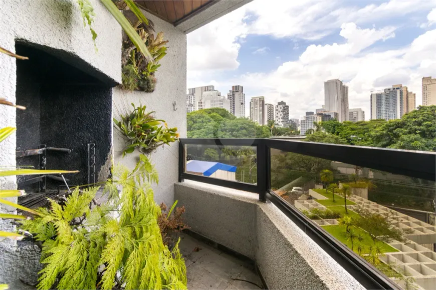 Foto 1 de Apartamento com 3 Quartos à venda, 135m² em Brooklin, São Paulo