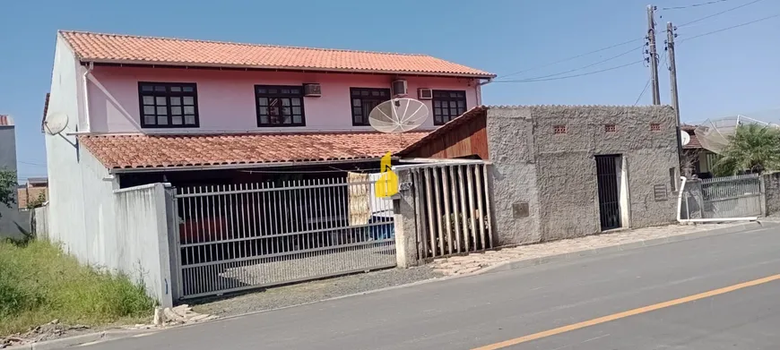 Foto 1 de Casa com 7 Quartos à venda, 260m² em Praia de Armacao, Penha