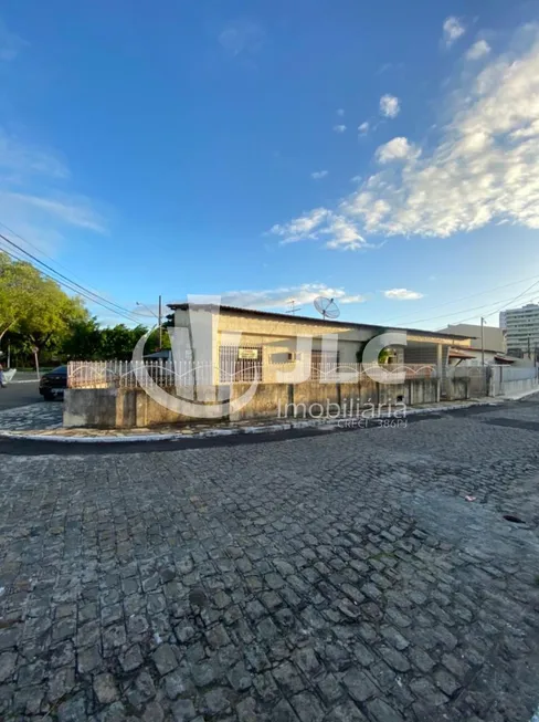 Foto 1 de Casa com 3 Quartos à venda, 252m² em Grageru, Aracaju