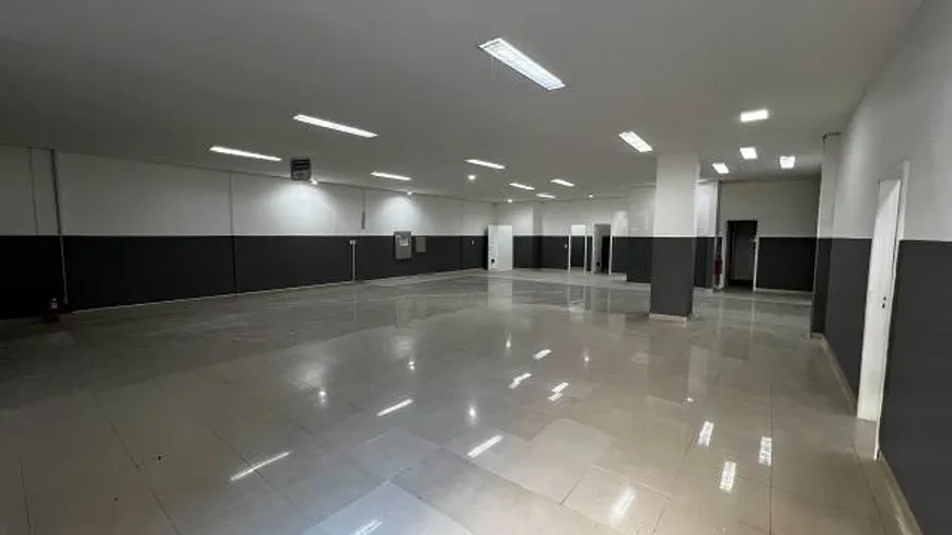 Foto 1 de Ponto Comercial para alugar, 400m² em Santa Rosa, Niterói