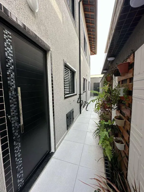 Foto 1 de Casa com 2 Quartos à venda, 55m² em Maracanã, Praia Grande