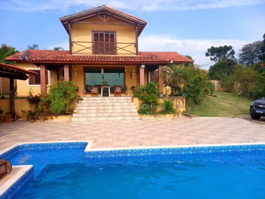 Foto 1 de Fazenda/Sítio com 4 Quartos à venda, 150m² em Centro, Salto de Pirapora