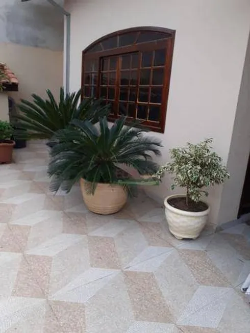 Foto 1 de Casa com 2 Quartos à venda, 124m² em Azeredo, Pindamonhangaba