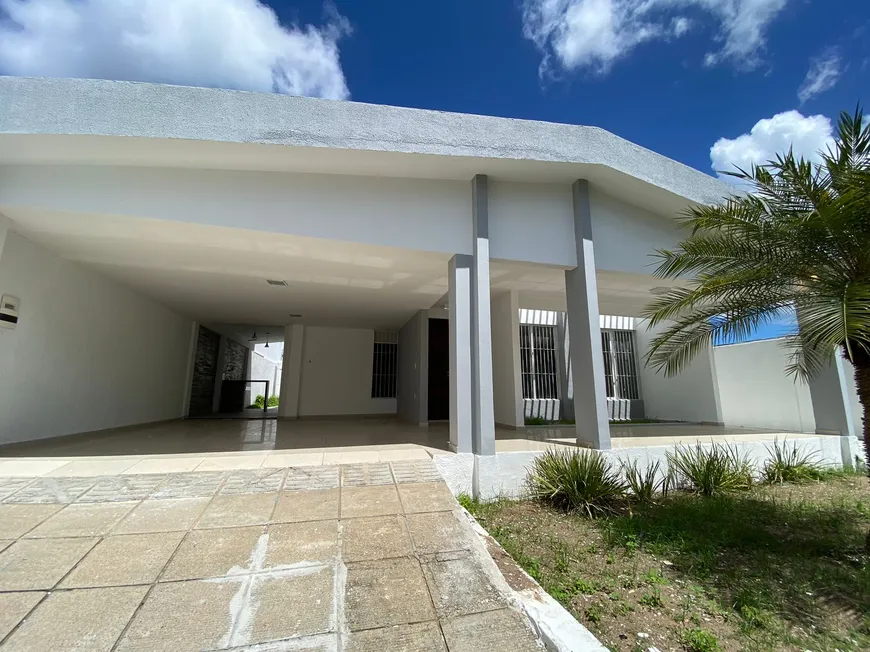 Foto 1 de Casa de Condomínio com 3 Quartos à venda, 450m² em Jardim Petrópolis, Maceió