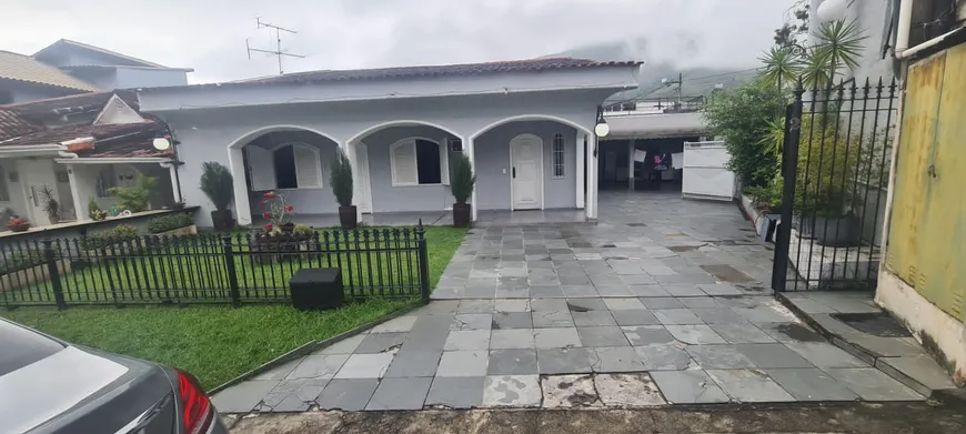 Foto 1 de Casa de Condomínio com 3 Quartos à venda, 276m² em Jardim Alvorada, Nova Iguaçu